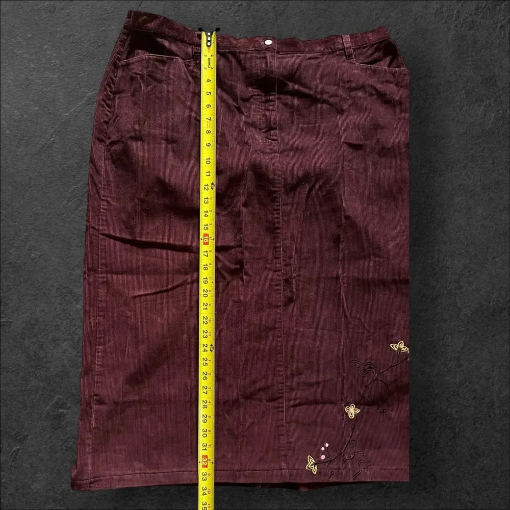 NWT CJ Banks corduroy skirt with embroidered detail 100% cotton